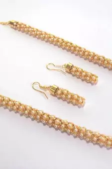 Golden white pearl ajger necklace set