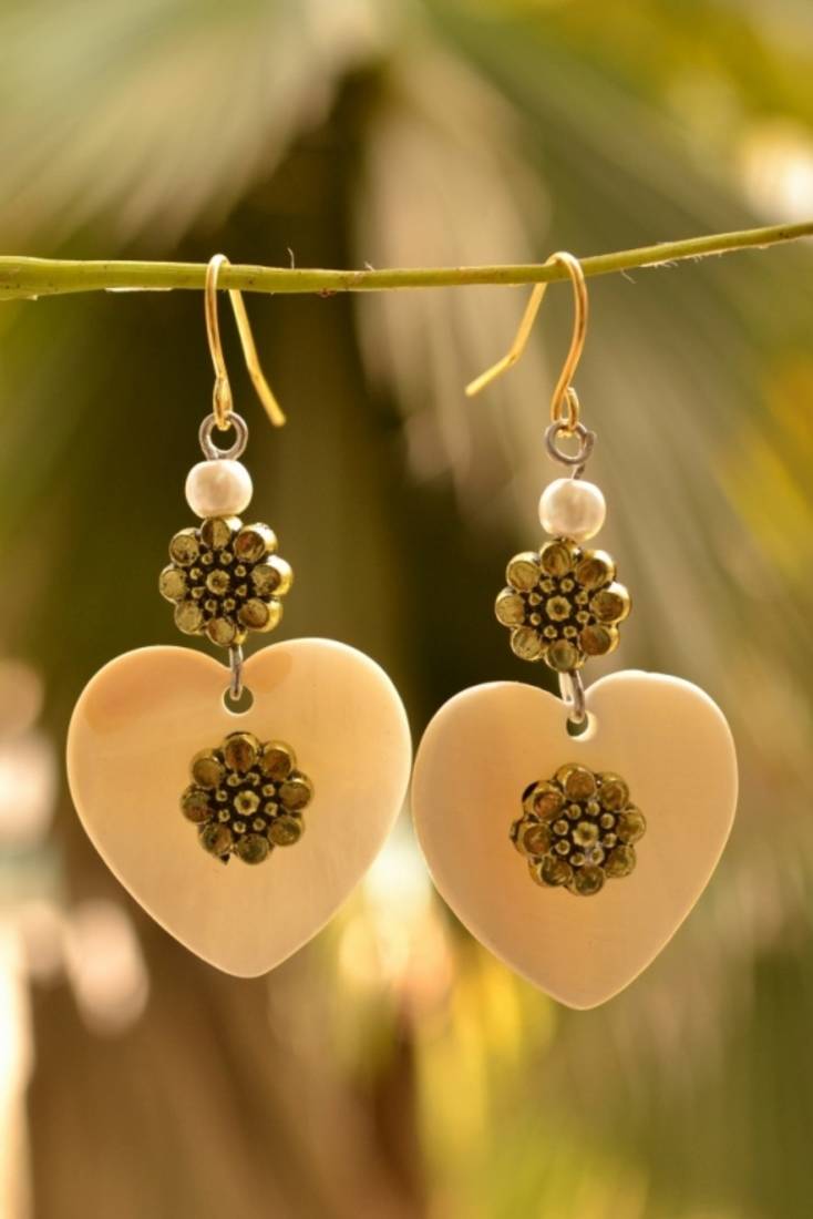 Lovely love Designer Pair of Earrings