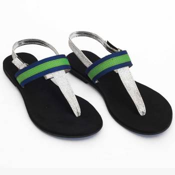 Black T style flat 1