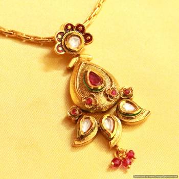 Paisley Kundan Ruby Meenakari Pendan Set 2