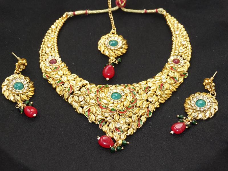 Royal neckset