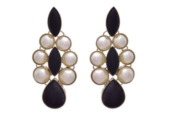 Black gold plated pearl earrings 1