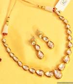 Pear Shaped Kundan Single Line Necklace