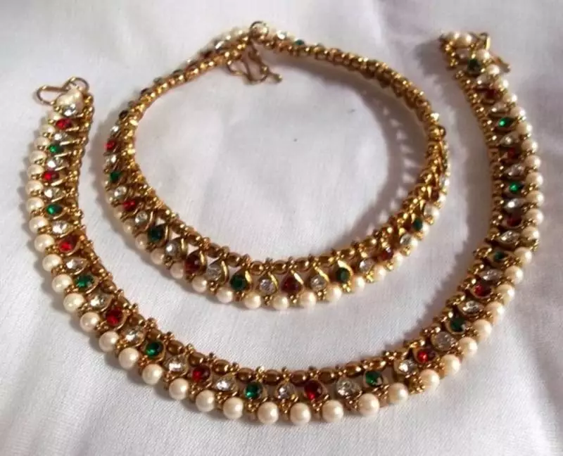 Multi color pearl anklet