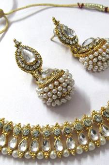 White pearl gota necklace set