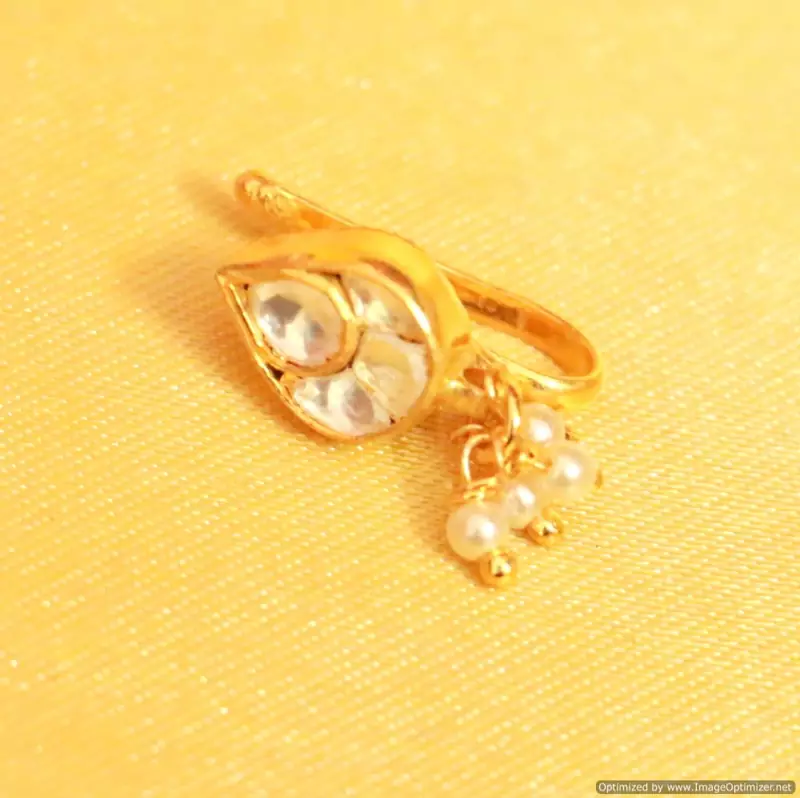 Kundan  And  Pearl Marathi Nose Ring