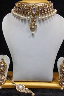 Close Neck Style Kundan Jewelry in White and Pearls