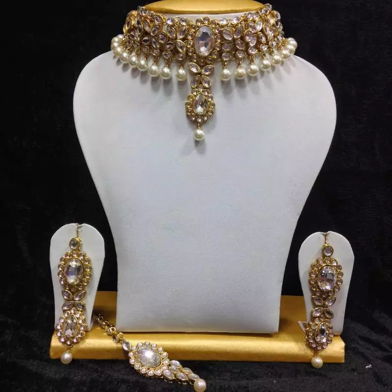 Close Neck Style Kundan Jewelry in White and Pearls