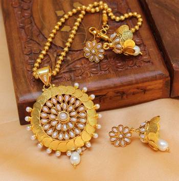 White Gold Plated Agate Necklace Set 1