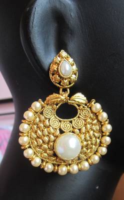 Earrings Dangler Gold Plated White Pearl 3