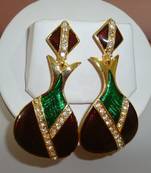 Maroon n Green ear ring.
