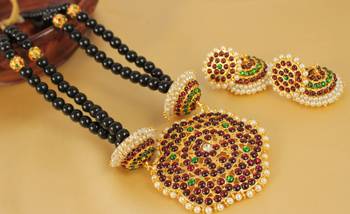Beautiful Handmade Designer Black Necklace Set 2