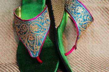Green silk plain women footwear 1