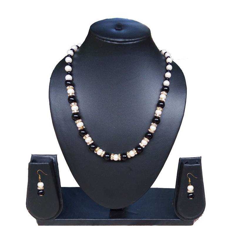 Beautiful Black and white Necklace and Earring Set