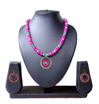 Beautiful  Necklace and Earring Set 1