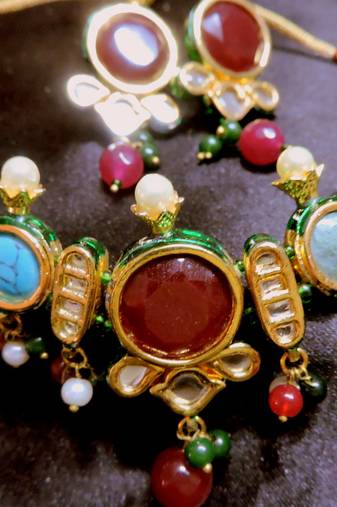 Rajwara Classic Navratna Gold Foil Necklace Set