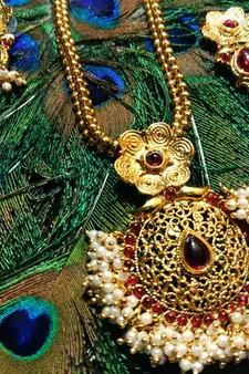 Gold Plated Pink Stones Necklace Set