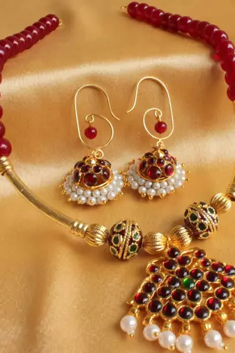 Beautiful Hamdnade Temple Necklace Set
