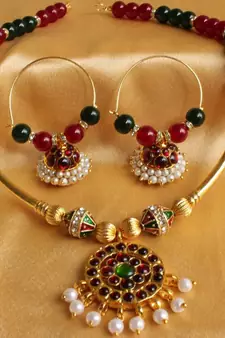 Beautiful Unique Temple Jewel Necklace Set