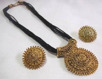 Antic Pendant Black Thread Mangalsutra Necklace Set 2