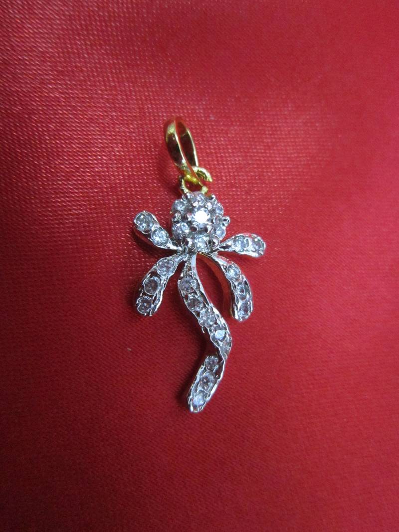 The Gold Pendant set