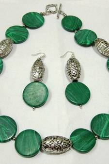 Green malachite beaded jewellery necklace sets