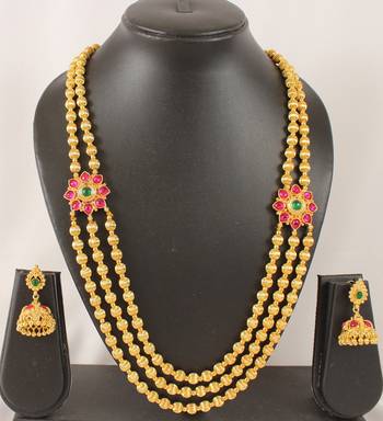 Splendid Multilayer Kemp Green Necklace Set 1