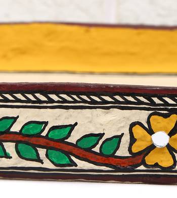 Multicolor Paper And Paints Home Accessories 2