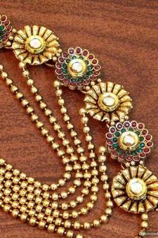 Stylish ethnic half and half pearl polki necklace set