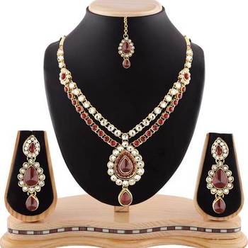 Attactive Maroon Stone Gold Finishing Necklace Set With Maang Tikka 1