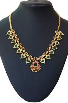 Green Palakka Necklace With Fourteen Palakka