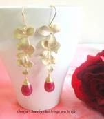 Golden Red Dangling flowers