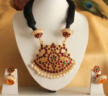Royal Antique Handmade Black Necklace Set 1