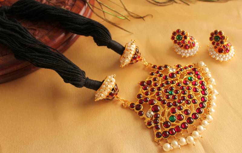 Royal Antique Handmade Black Necklace Set