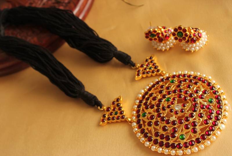 Royal Antique Handmade Black Necklace Set