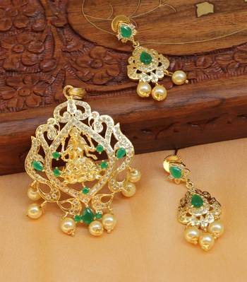 Beautiful Temple Pendant Set 1