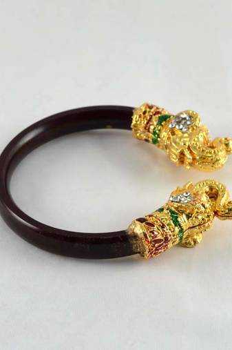 Sizzling Stretchable Bangles