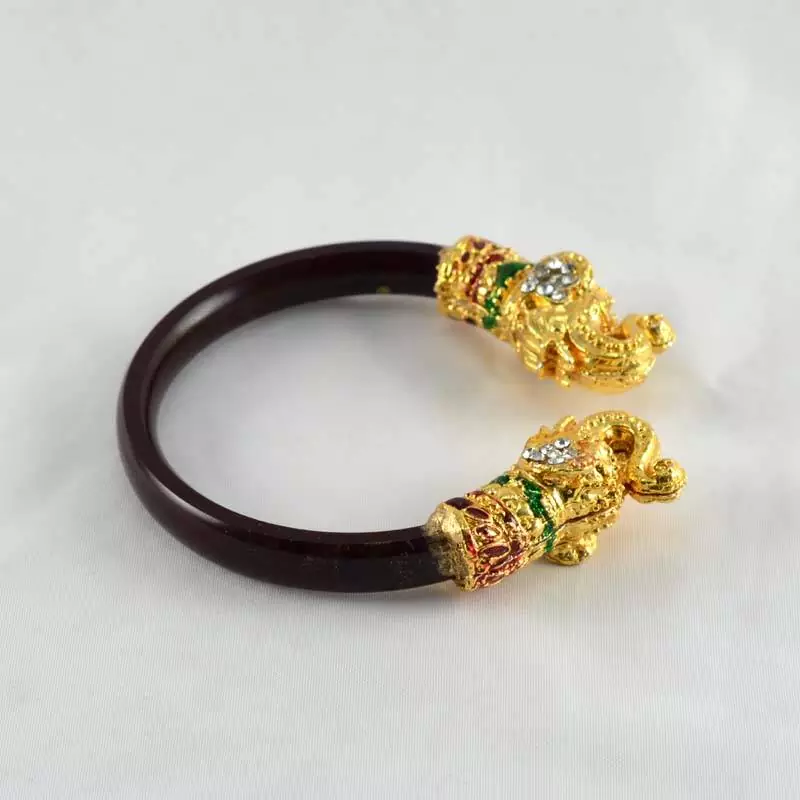Sizzling Stretchable Bangles