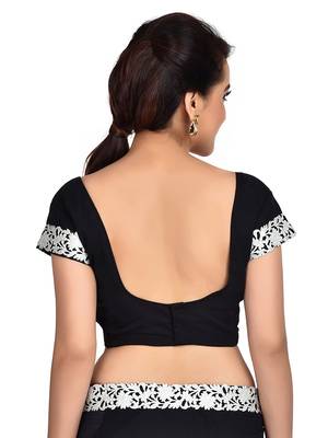 Black plain faux georgette saree With Blouse 4