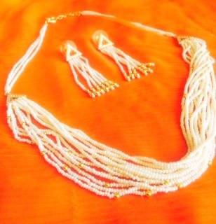 Pearl strings necklace 1