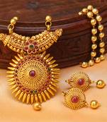 Designer Geru Polish One Gram Gold Pendant Set With Chain