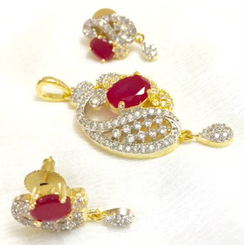 American diamond pendant set