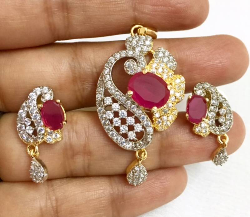 American diamond pendant set