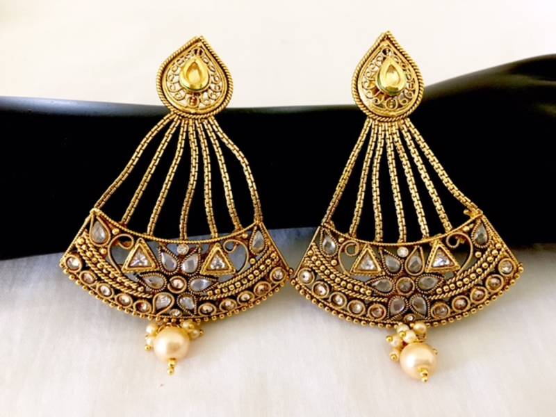 Paasa style earrings
