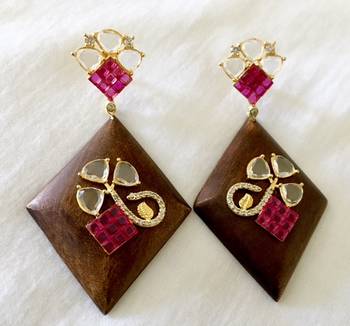 Wooden earrings 1