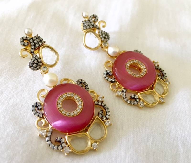Gorgeous antique earrings in pink stone