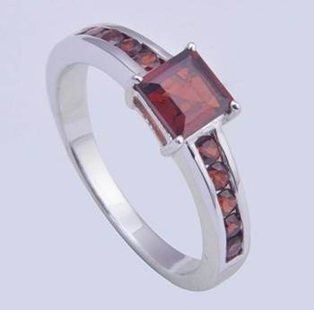 Sterling Silver Garnet Gemstone Rings 1