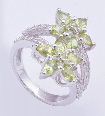 Flower Design Sterling Silver Ring With Peridot Gemstone 1