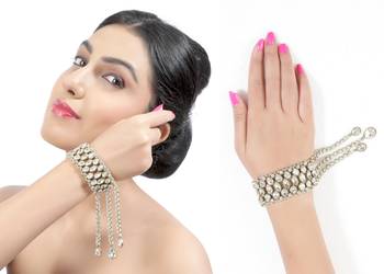 Fancy Adornable Design For Festive With Gold Finishing Bracelet 1