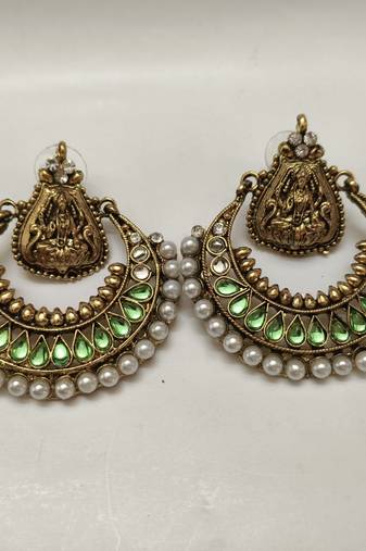 Ram Leela Pearl Earings with Light Green Stone